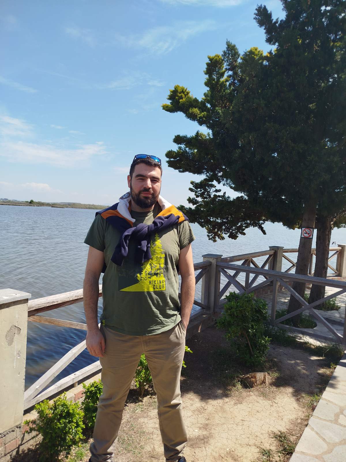 Local host Kavala